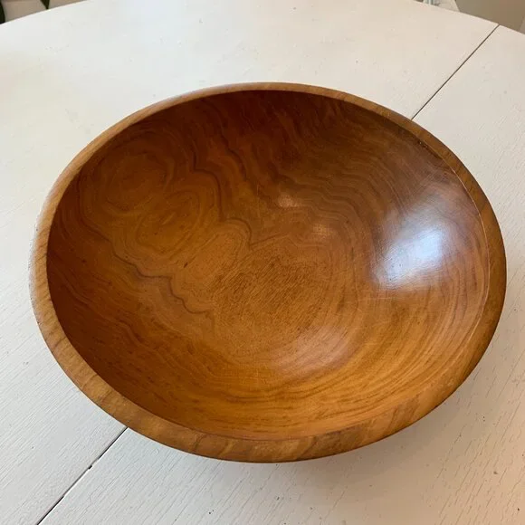 Vintage Wooden Salad/Fruit/Bread Bowl with Beautiful Unique Wood Grain Pattern - Picture 6 of 7